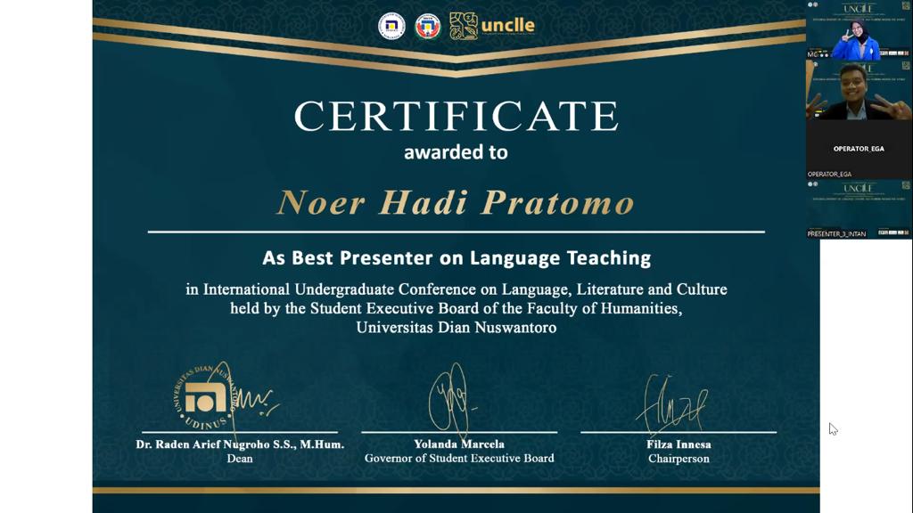 Penyerahan sertifikat best presenter on Language Teaching